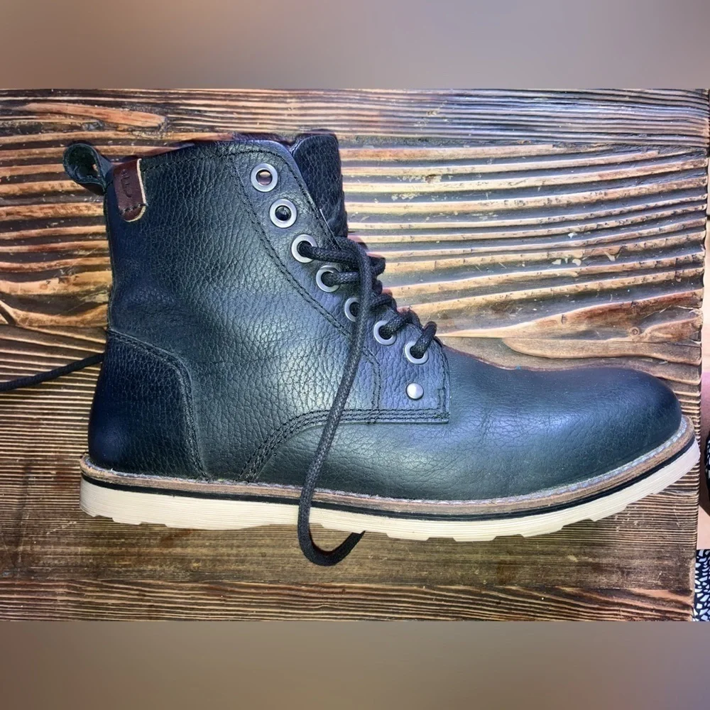 Crevo excellent worn